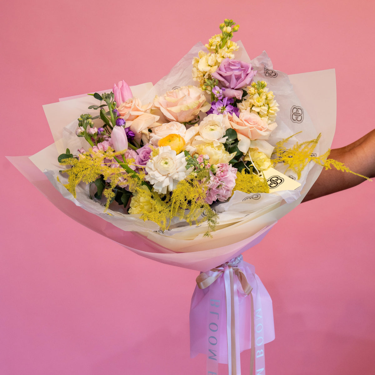 Simple bouquet "Bubble gum" with roses and tulips