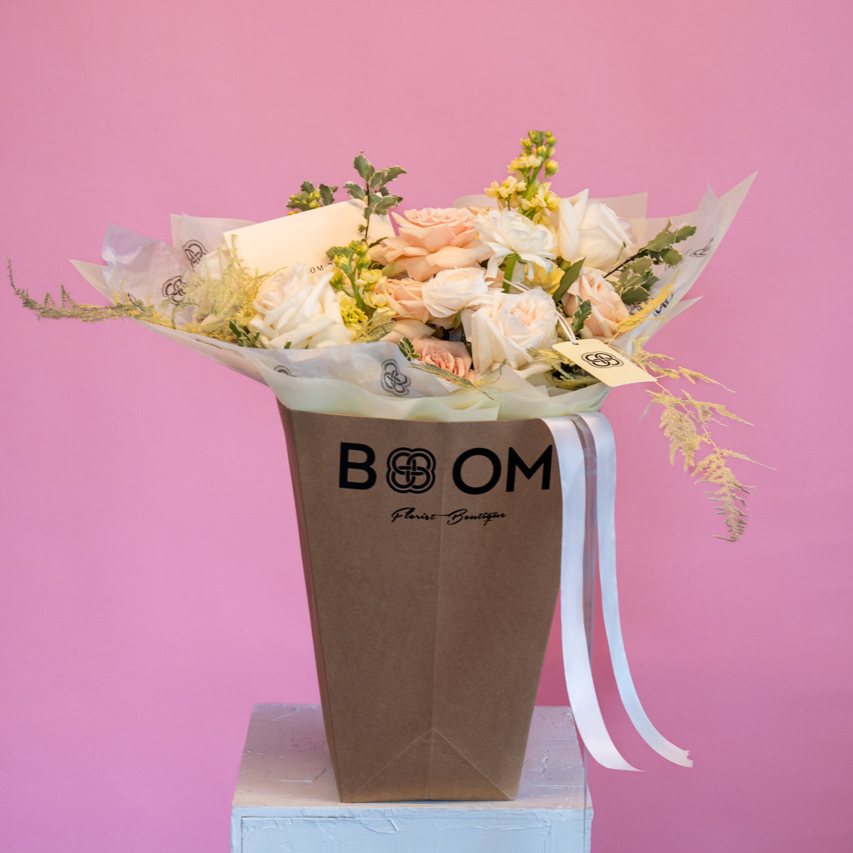 Small bouquet "Sunny day" with roses and ranunculus