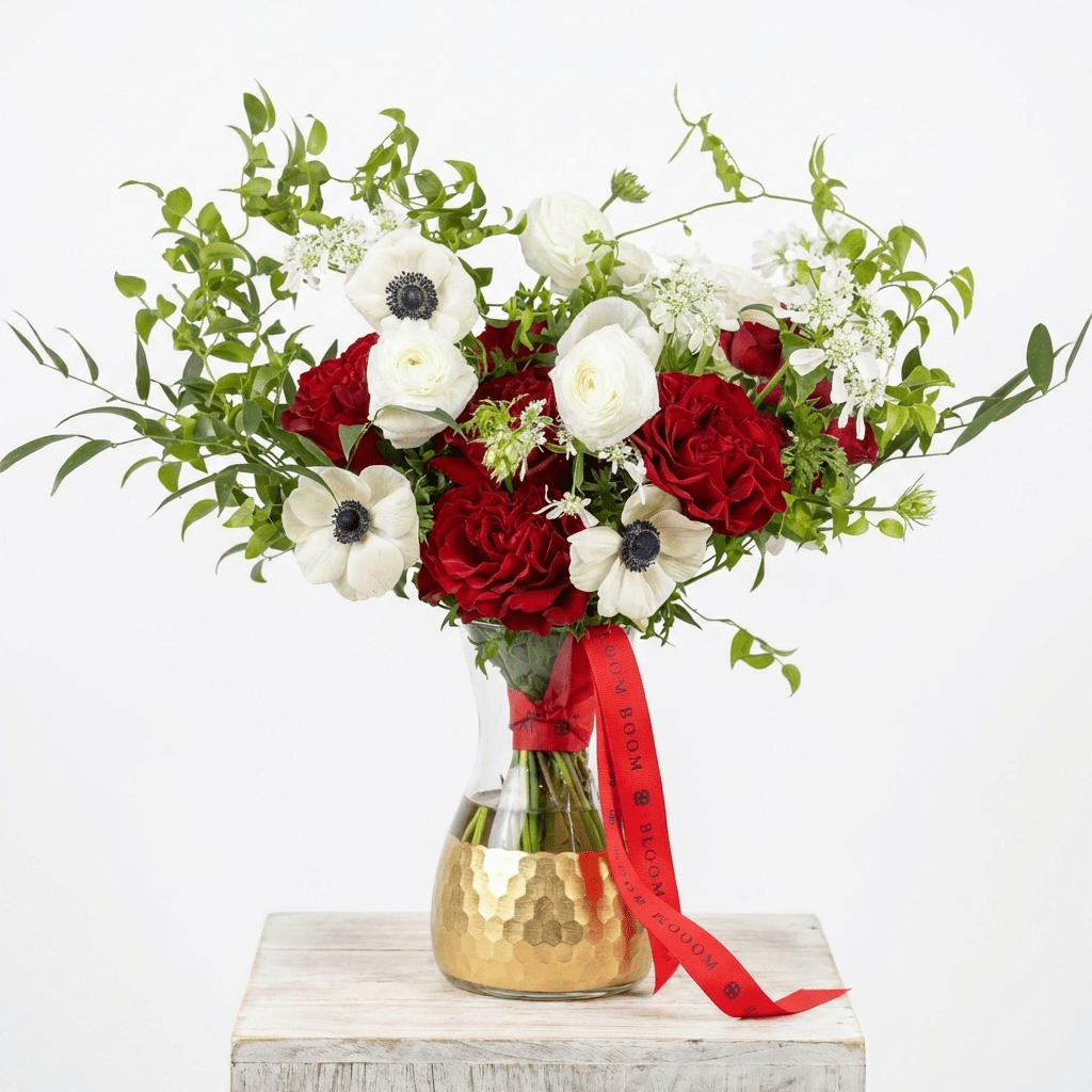 I Love New York | Romantic Arrangement with Heart Roses - Los Angeles Delivery