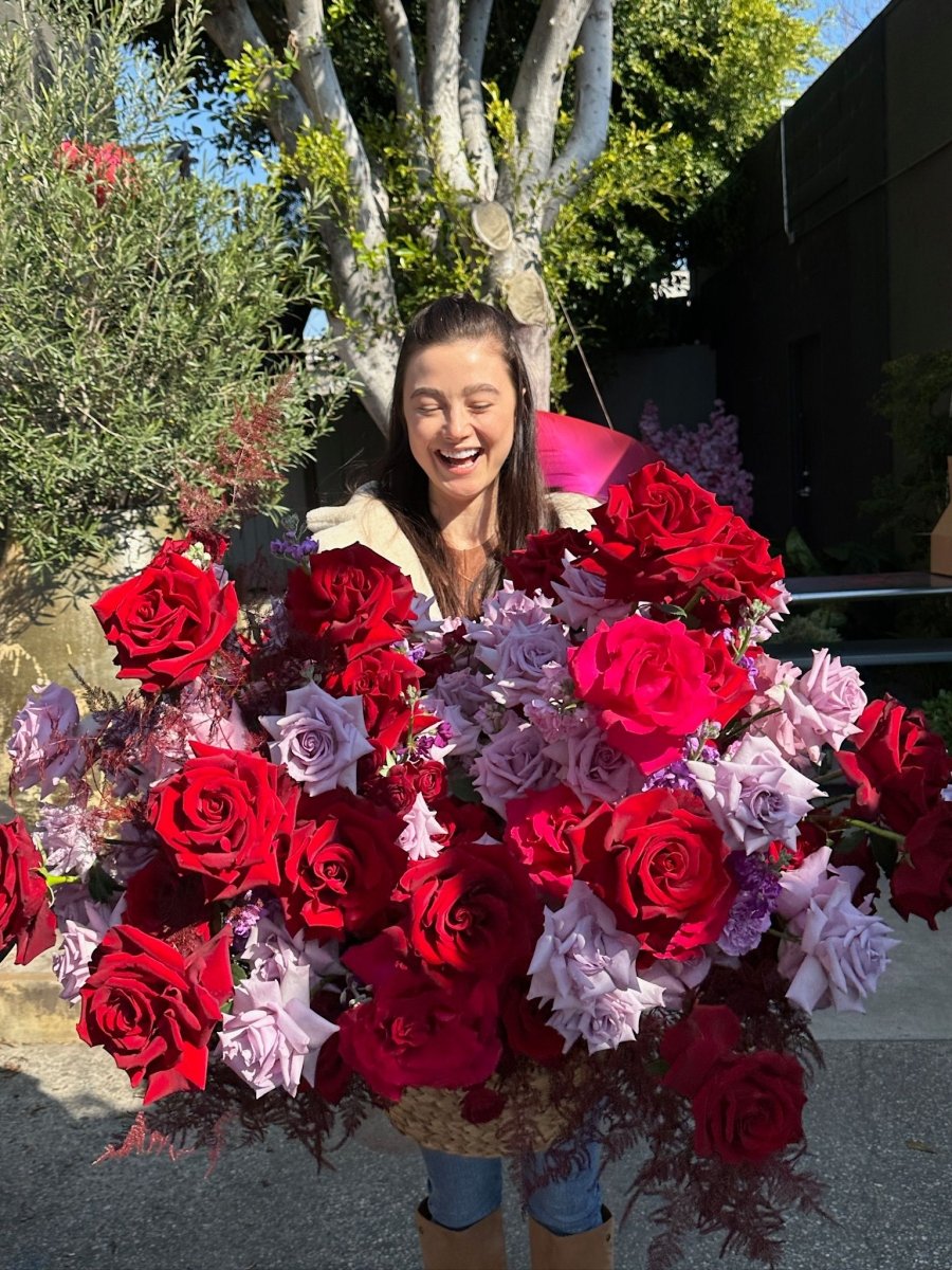 Flower basket Enchanting Amour with roses