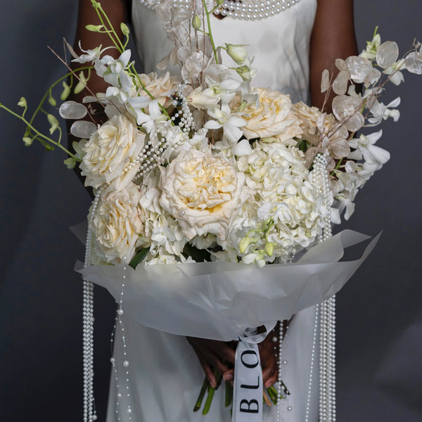 Bouquet "Pearlescent Refinement" with white flowers