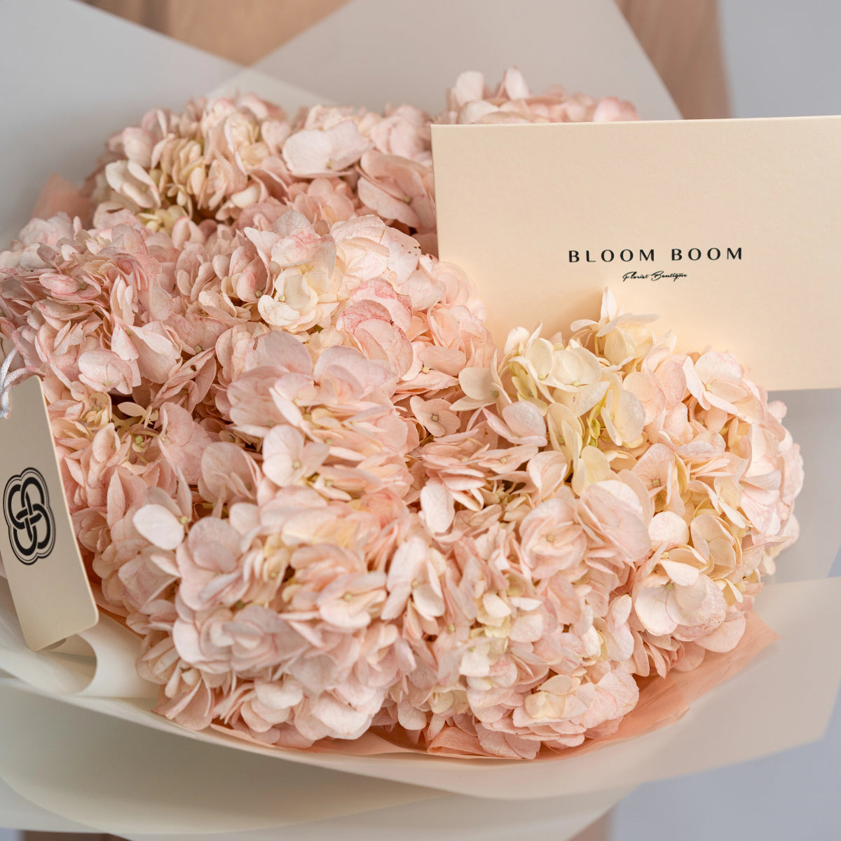 Bouquet with light pink hydrangea flowers Large