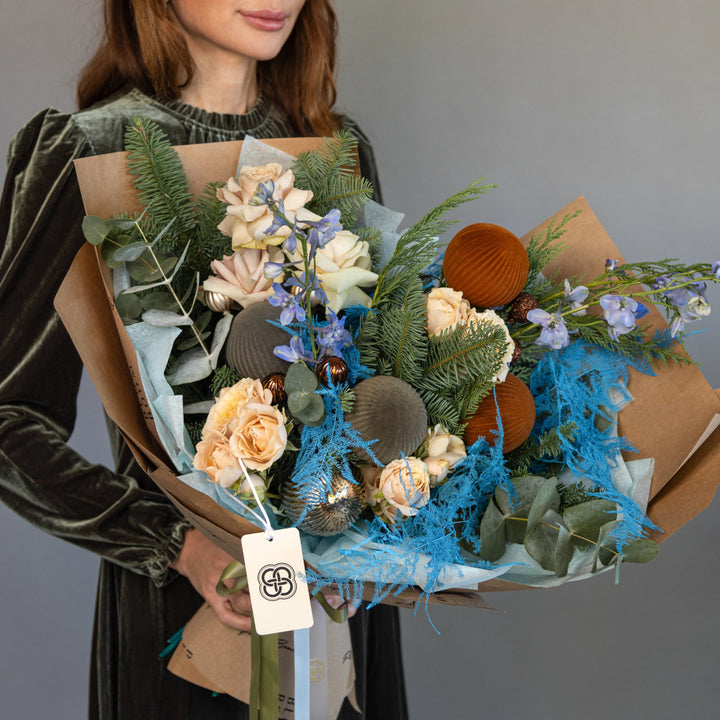 Bouquets "Frosty Christmas" with rose and delphinium