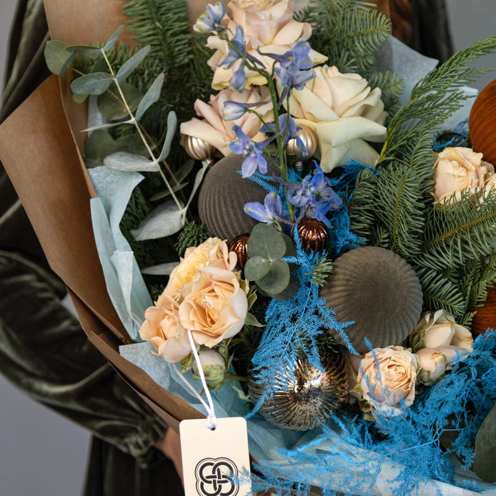 Bouquets "Frosty Christmas" with rose and delphinium