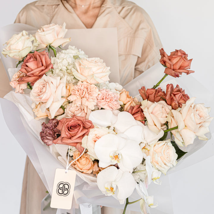 Caffè Latte Small Bouquet with white hydrangea and rose