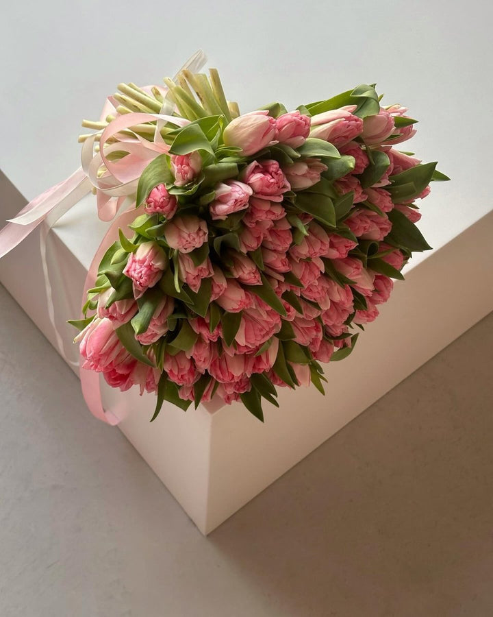 Bouquets of 75 pink tulips