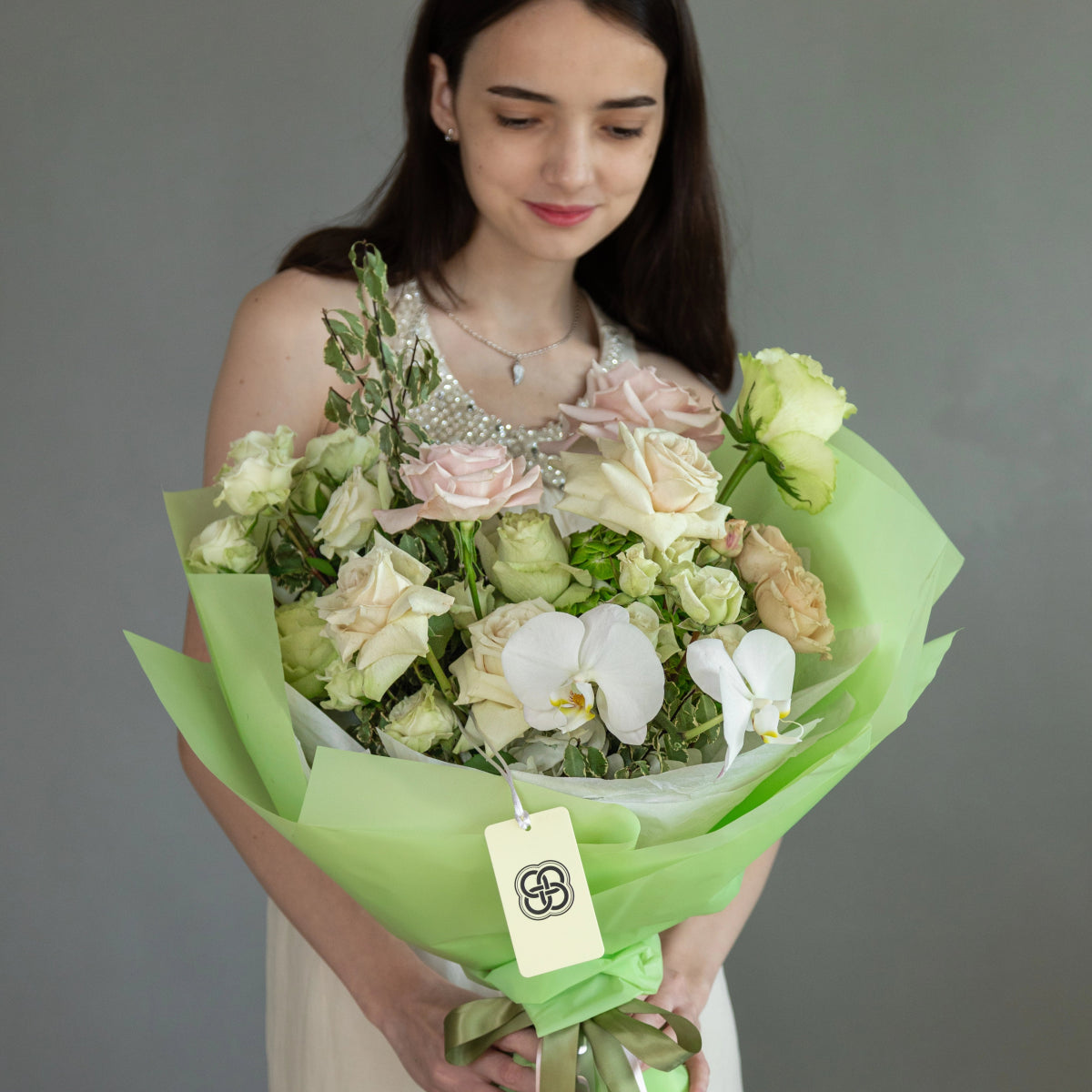 Simple Bouquet "Sweet Lemonade" with hydrangea rose and orchid