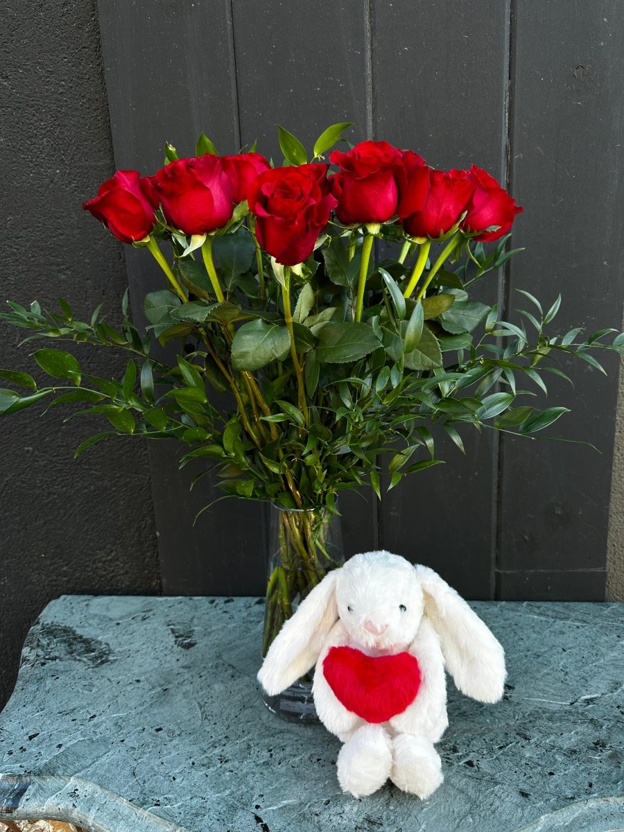 The Classic Romance – Dozen Red Roses in a Vase