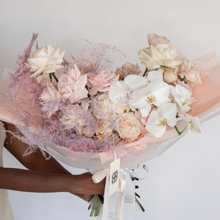 Bouquet Sweet Escimo Small with hydrangea and orchid