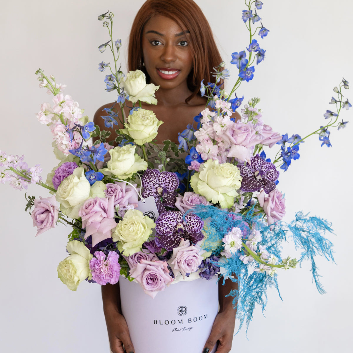 Box Ocean Breeze with roses and orchid