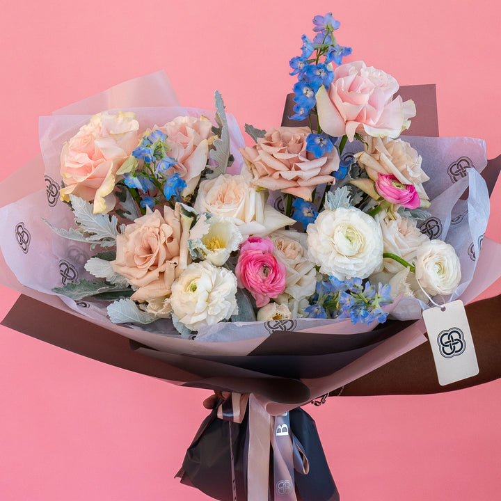Small bouquet "Foggy" with roses and tulips