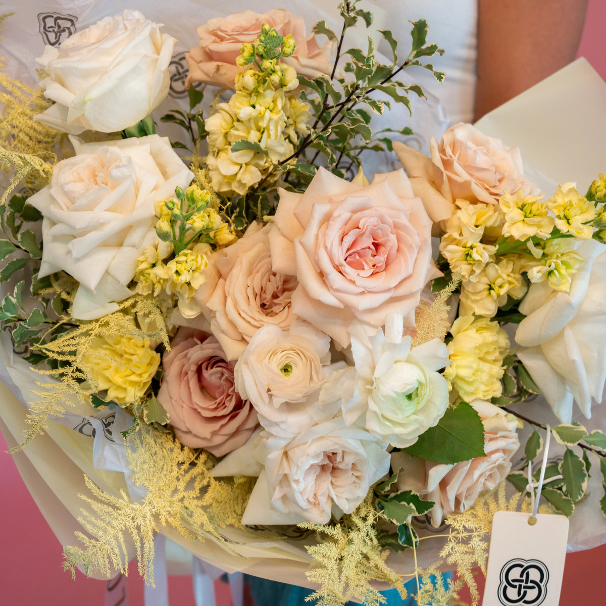 Small bouquet "Sunny day" with roses and ranunculus