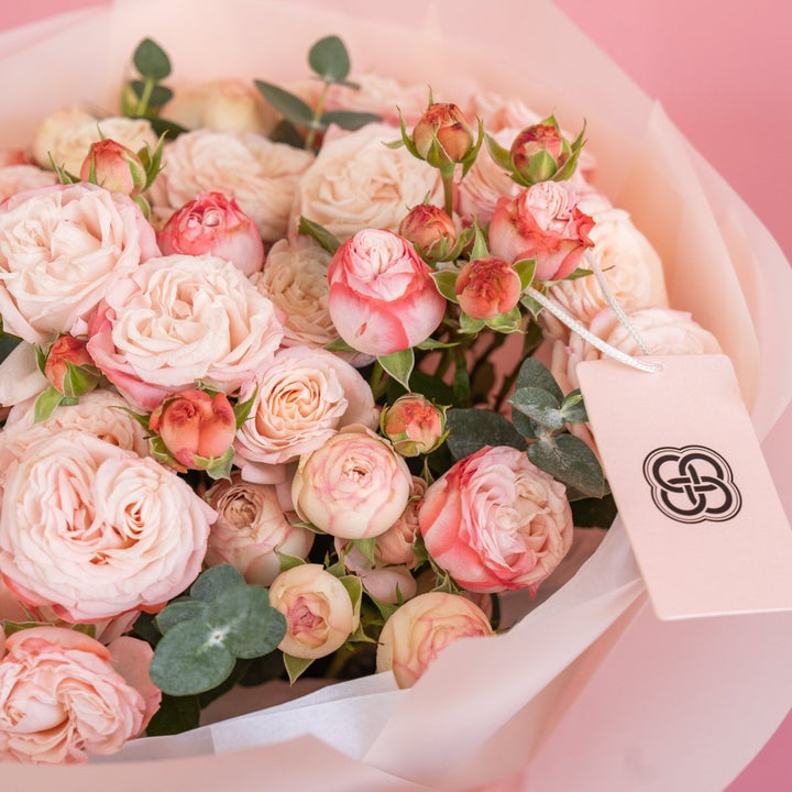 Bouquet with spray Bombastic roses