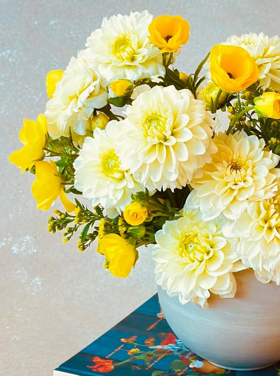 Dahlia centerpiece featured in the August 20 Bloom Boom workshop